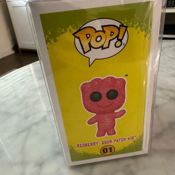 NEW IT’SUGAR EXCLUSIVE  Funko Pop DIAMOND Redberry Sour Patch Kid #01 Limited Ed - Picture 7 of 7